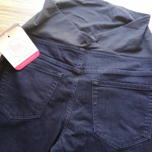 Isabel Maternity Pants by Ingrid & Isabel - Picture 3 of 6